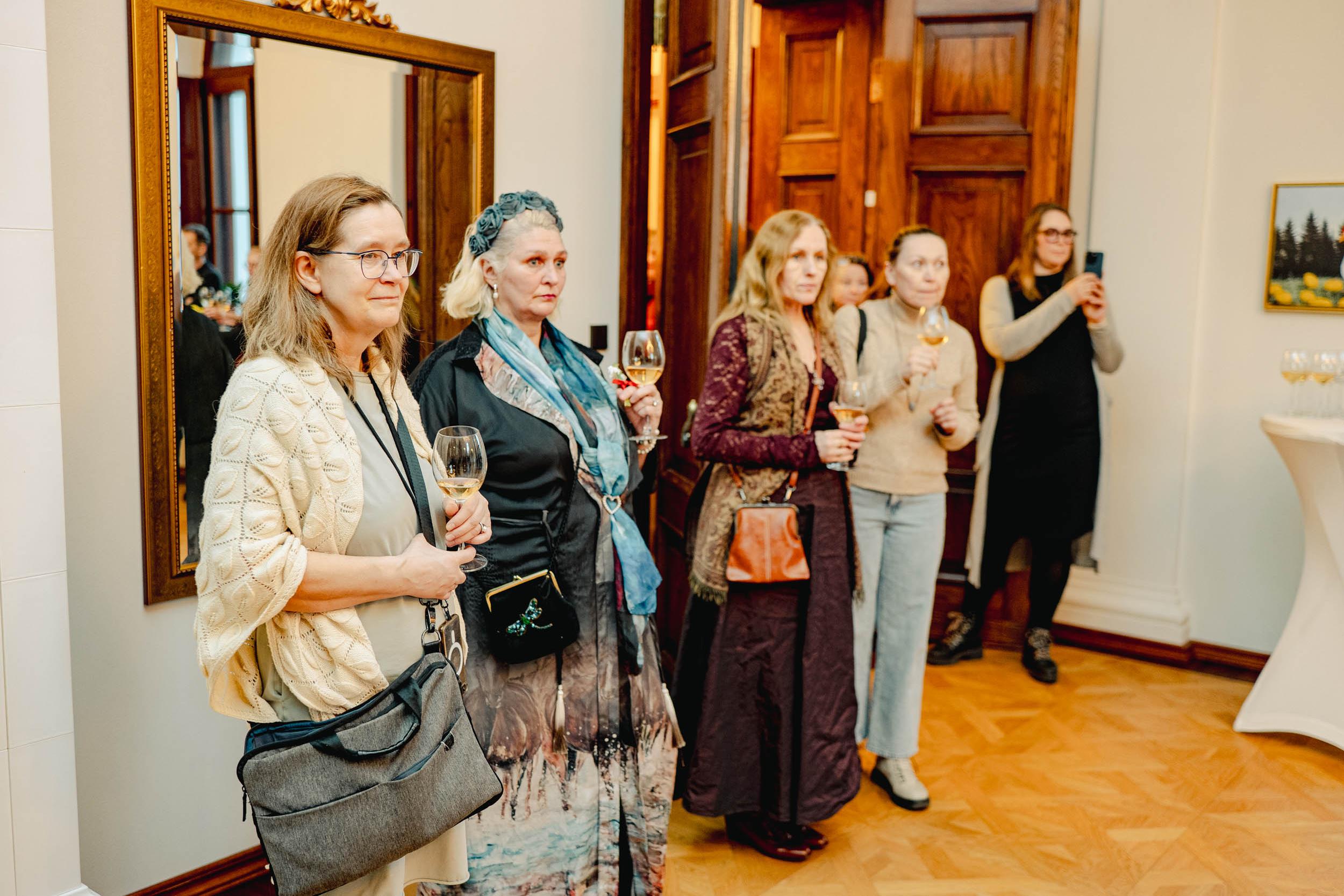 Navitrolla näitus “Selle liblika tiivalöök ei muuda mitte kusagil mitte midagi” 38