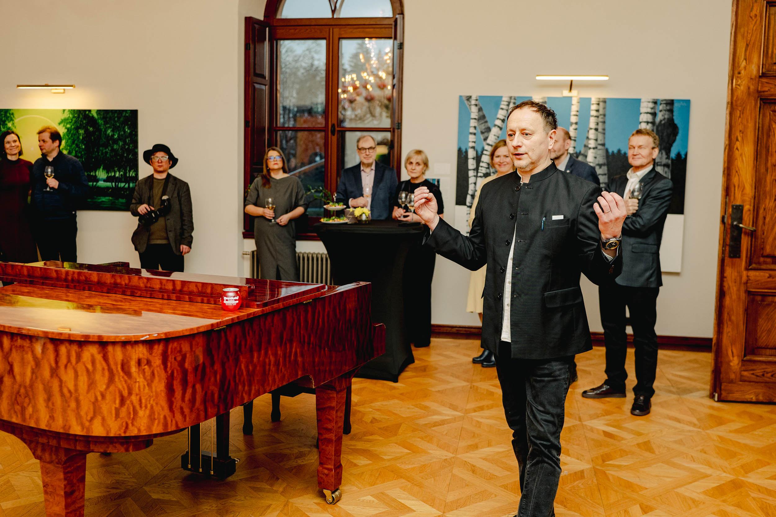 Navitrolla näitus “Selle liblika tiivalöök ei muuda mitte kusagil mitte midagi” 50