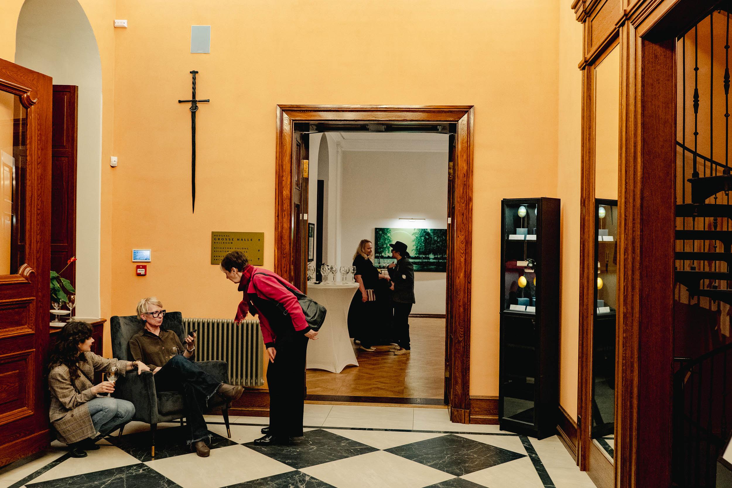 Navitrolla näitus “Selle liblika tiivalöök ei muuda mitte kusagil mitte midagi” 83